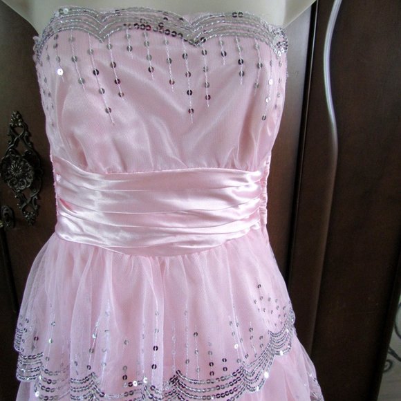 PINK BALL GOWN, Size 3-4, RUFFLED SKIRT SILVER SEQUINS, PROM, SPECIAL OCCASION - Picture 10 of 13